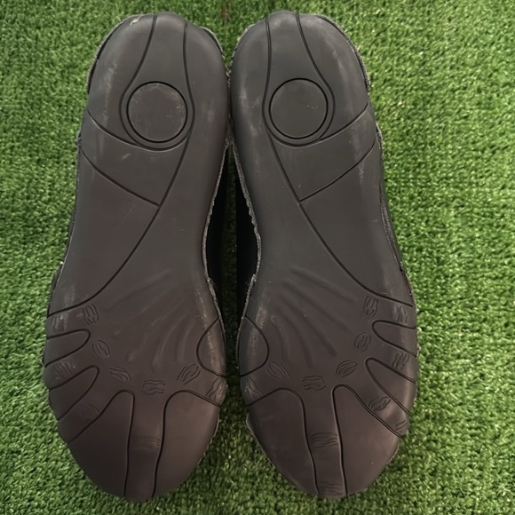 LDeck High Top Sports Shoes Waterproof Non Slip. Adjustable Strap, no Laces - Picture 8 of 11